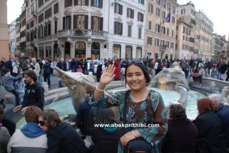 Fontana della Barcaccia,  Rome, Italy (2).JPG