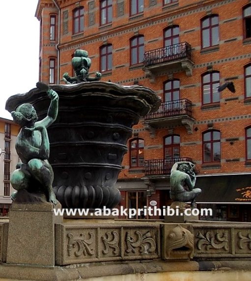 The Five Continents Fountain, Gothenburg, Sweden (1)